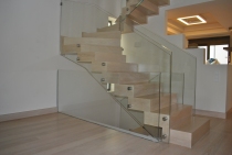 Ξύλινη σκάλα