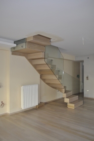 Κάγκελα από γυαλί