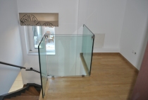 Κάγκελο από γυαλί