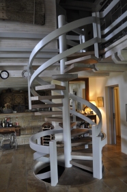 Ξύλινη σκάλα