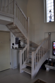 Ξύλινη σκάλα