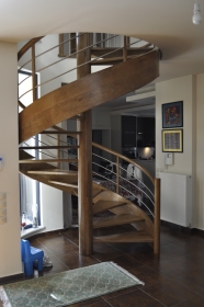 Ξύλινη σκάλα