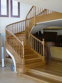 Σκάλες εσ. χώρων