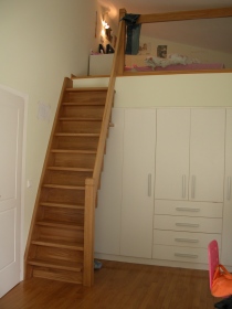 Ξύλινη σκάλα