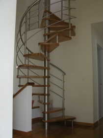 Μεταλλική σκάλα