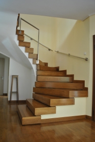 Ξύλινα σκαλοπάτια