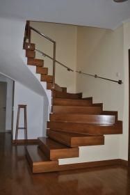 Σκάλα εσ. χώρου