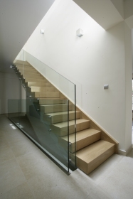 Τζαμένια κάγκελα