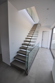 Κάγκελα από τζάμι