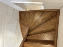 Ξύλινα σκαλοπάτια  