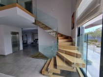 Σκάλες  εσωτερικού χώρου 