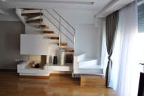 Ξύλινη σκάλα