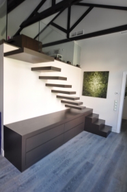 Σκάλα ειδικής κατασκευής