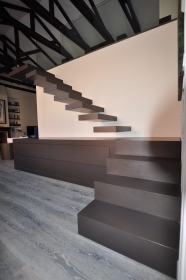 Ξύλινα σκαλοπάτια