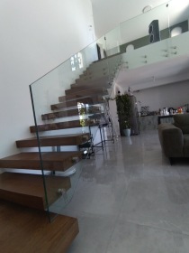 Γωνιακές σκάλες