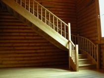Ξύλινα σκαλοπάτια