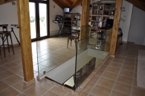 Τζαμένια κάγκελα