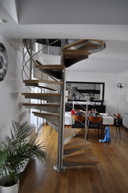 Μεταλλικές σκάλες