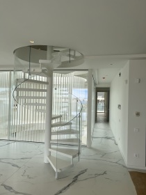 Ξύλινη σκάλα