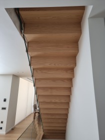 Ξύλινα σκαλοπάτια