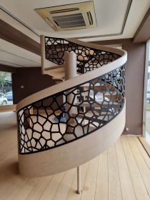 Σκάλες εσ. χώρων