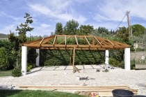 Ξύλινη πέργκολα  