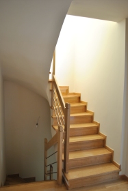 Ξύλινη σκάλα