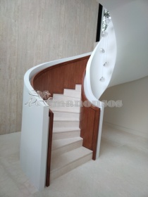 Ελικοειδείς σκάλες