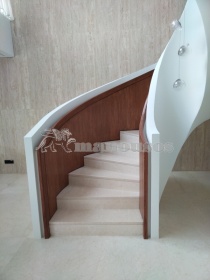 Σκάλα ειδικής κατασκευής