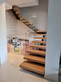 Σκάλα εσ. χώρου 