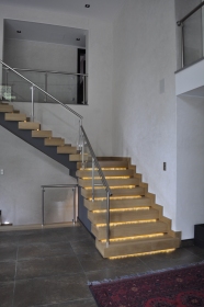 Ξύλινη σκάλα