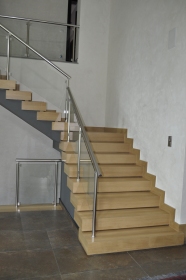 Ξύλινα σκαλοπάτια