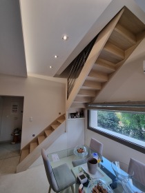 Ξύλινη σκάλα  