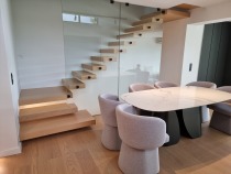 Γωνιακές σκάλες 