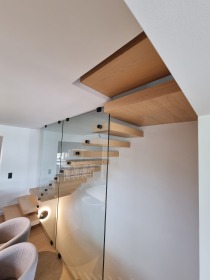 Σκάλα γωνιακής πορείας