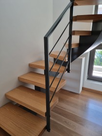 Ξύλινα σκαλιά  