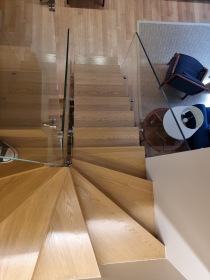 Τζαμένια κάγκελα  