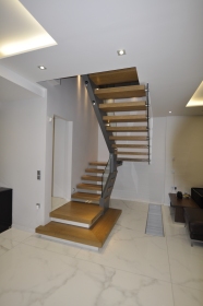 Ξύλινα σκαλιά