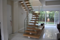 Ξύλινα σκαλοπάτια