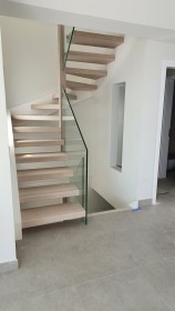 Ξύλινη σκάλα