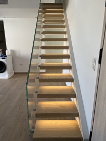 Σκαλιά πακτωμένα