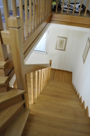 Ξύλινη σκάλα