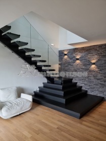 Ξύλινα σκαλιά