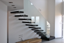 Ξύλινη σκάλα