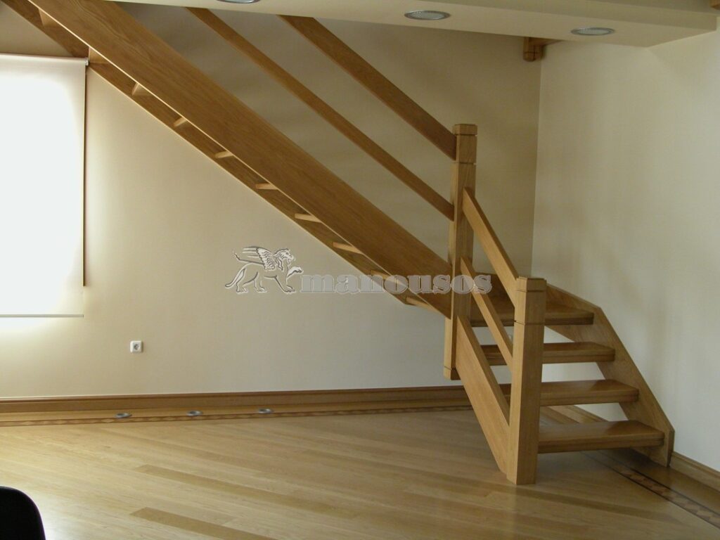 ΣΚΑΛΕΣ ΞΥΛΙΝΕΣ  G-0130