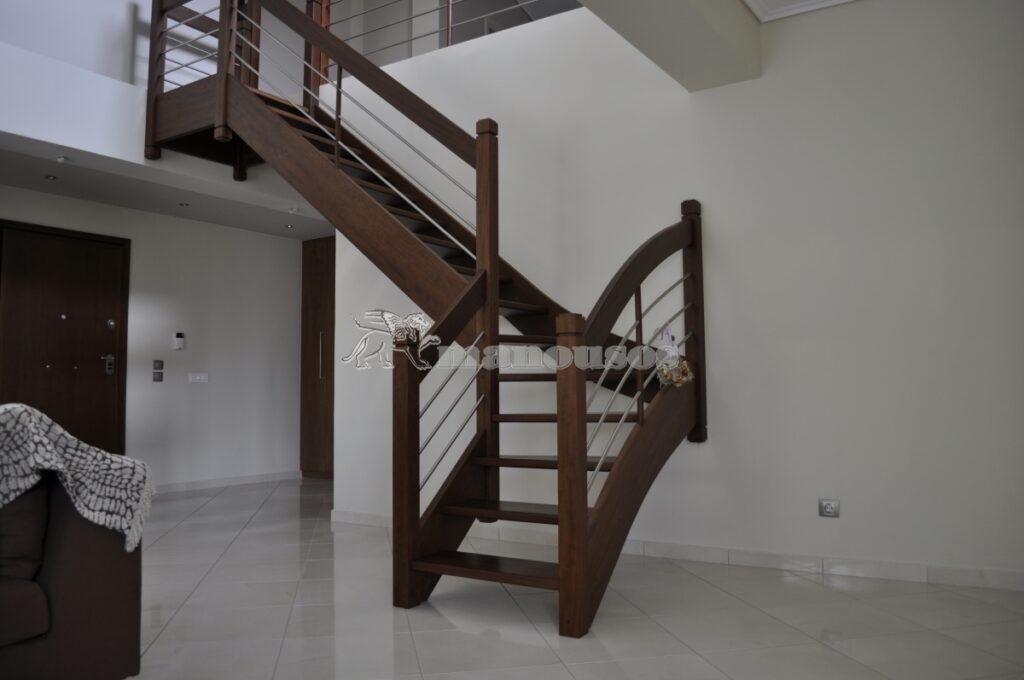 ΞΥΛΙΝΕΣ ΣΚΑΛΕΣ  G-0125