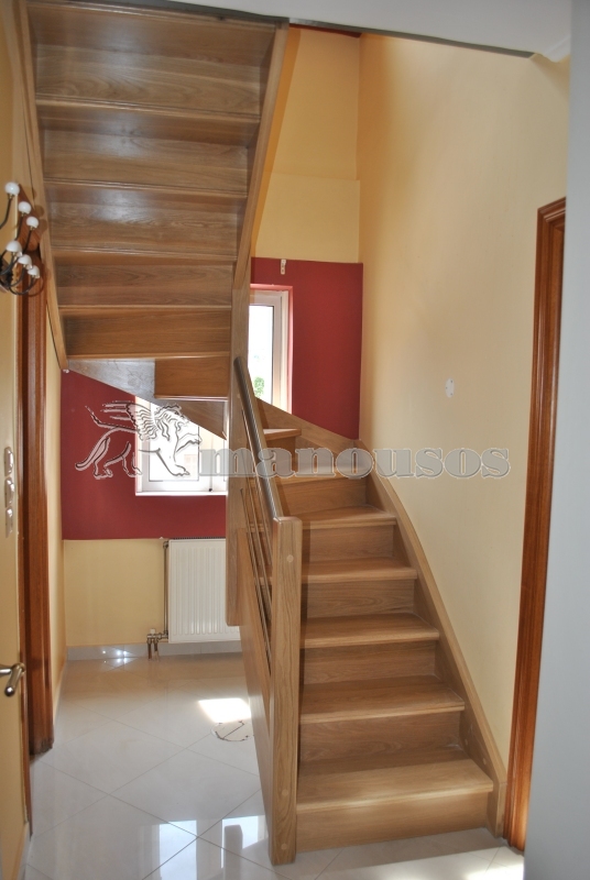 ΞΥΛΙΝΗ ΤΕΤΡΑΓΩΝΗ ΣΚΑΛΑ Τ-0147