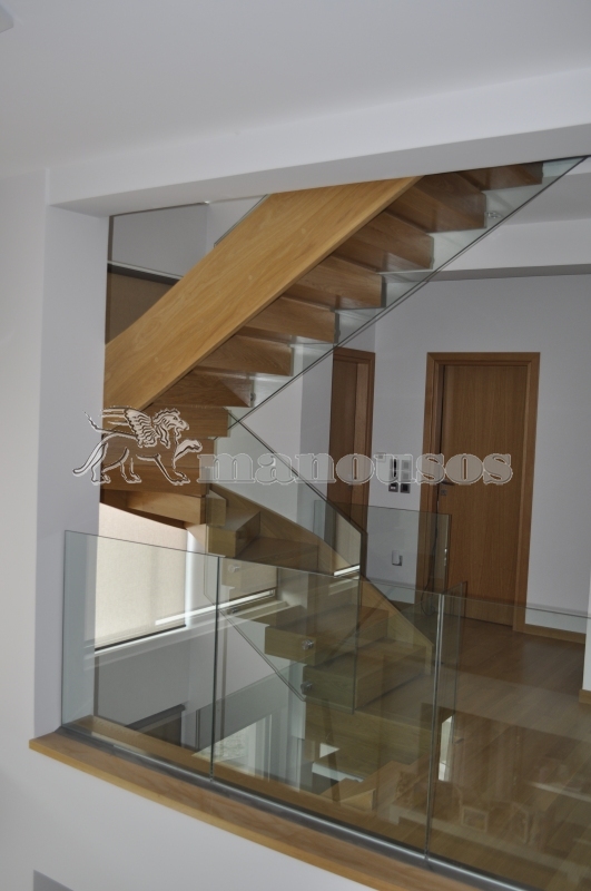 ΤΕΤΡΑΓΩΝΗ ΣΚΑΛΑ  Τ-0048