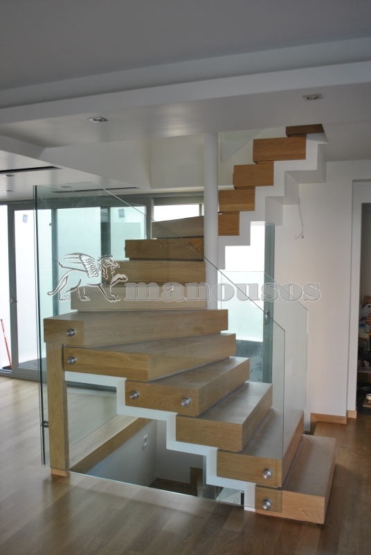 ΞΥΛΙΝΗ ΣΚΑΛΑ  Ε-0214