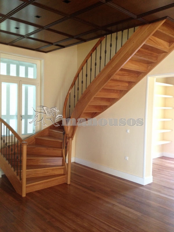 ΞΥΛΙΝΕΣ ΣΚΑΛΕΣ  Τ-0162